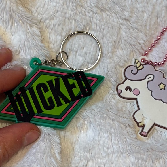 Mattel Wicked Green and Unicorn Pink Key Holders - Picture 2 of 2